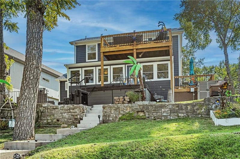 10 Clipper Dr, Lake Tapawingo, MO 64015