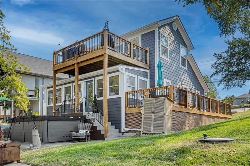 10 Clipper Dr, Lake Tapawingo, MO 64015