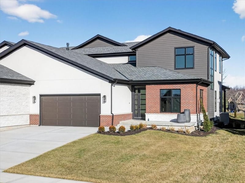 2846 133rd Ter, Leawood, KS 66209