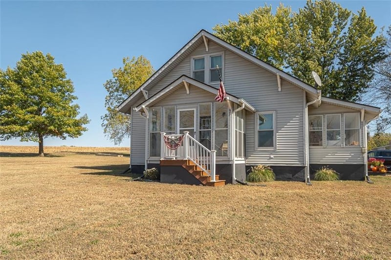16718 Marion Rd, Valley Falls, KS 66088