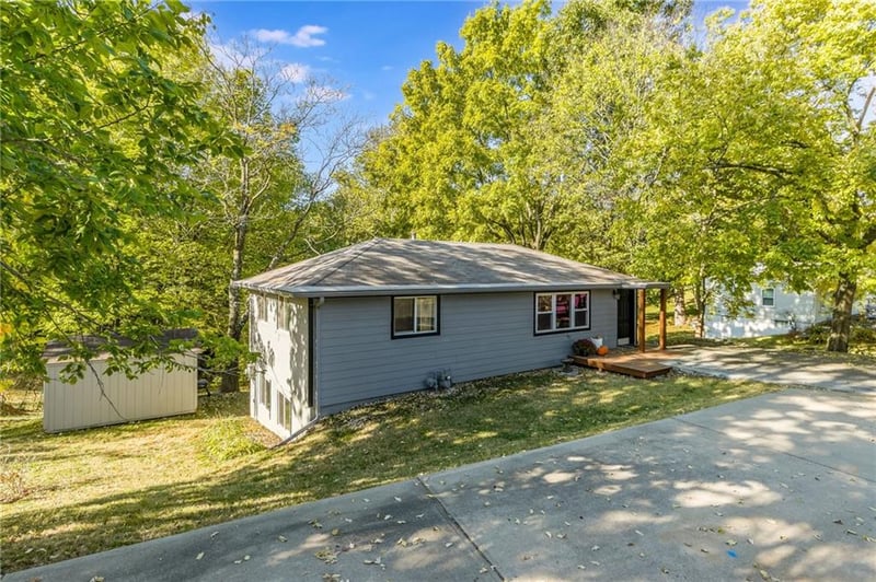 4708 NW High Dr, Riverside, MO 64150