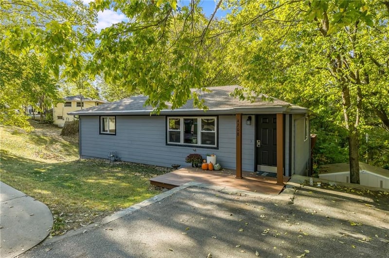 4708 NW High Dr, Riverside, MO 64150