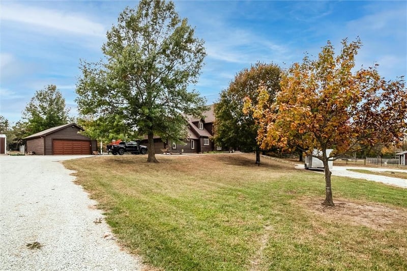 2151 Old Highway 50 Hw, Ottawa, KS 66067