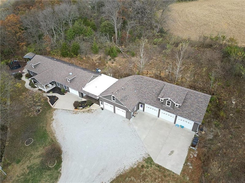 9249 Ottawa Rd, Atchison, KS 66002
