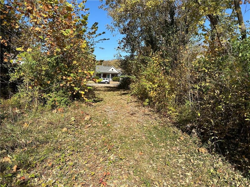 Park Ave, Excelsior Springs, MO 64024