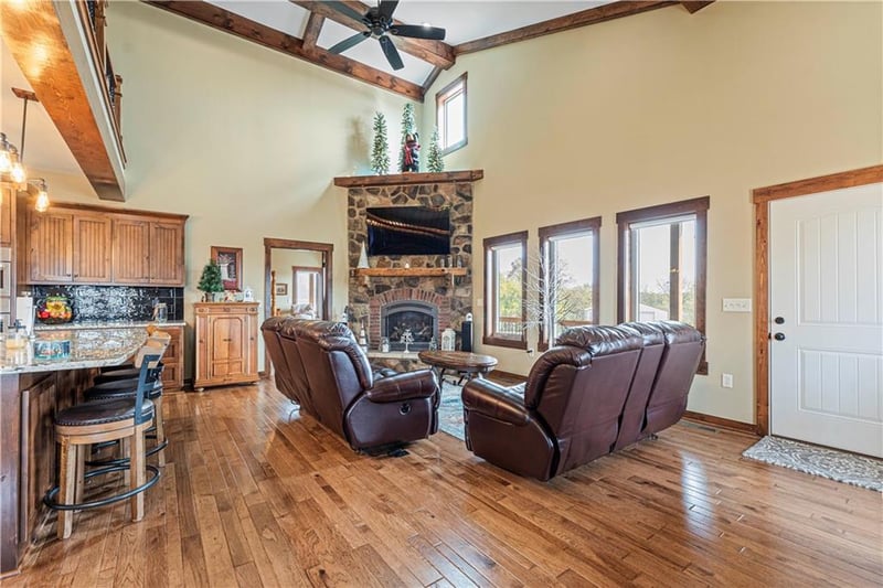 109 Lakeview Ln, Linn Valley, KS 66040