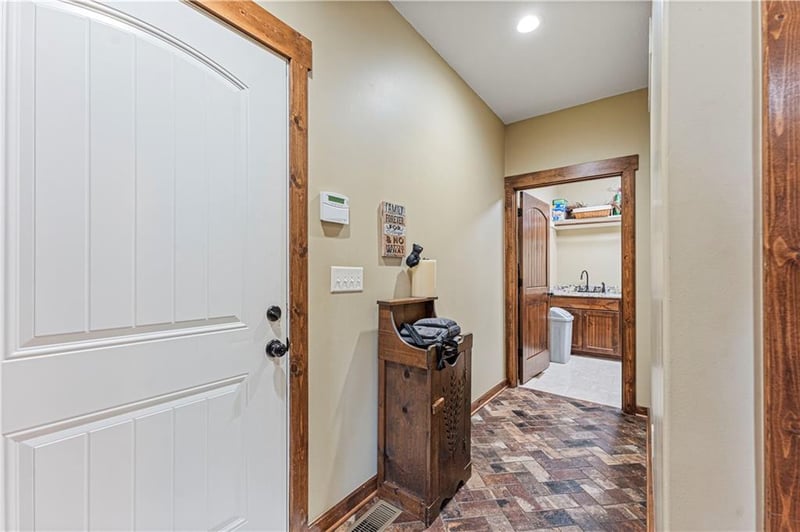 109 Lakeview Ln, Linn Valley, KS 66040