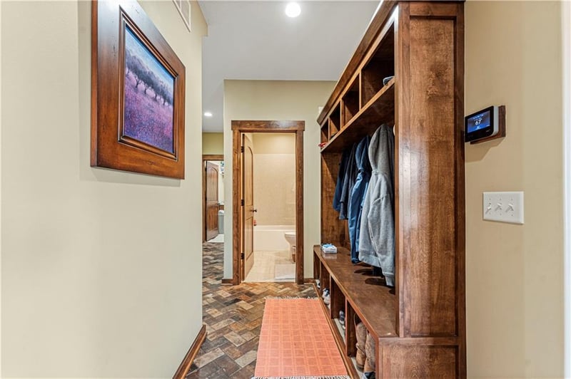 109 Lakeview Ln, Linn Valley, KS 66040