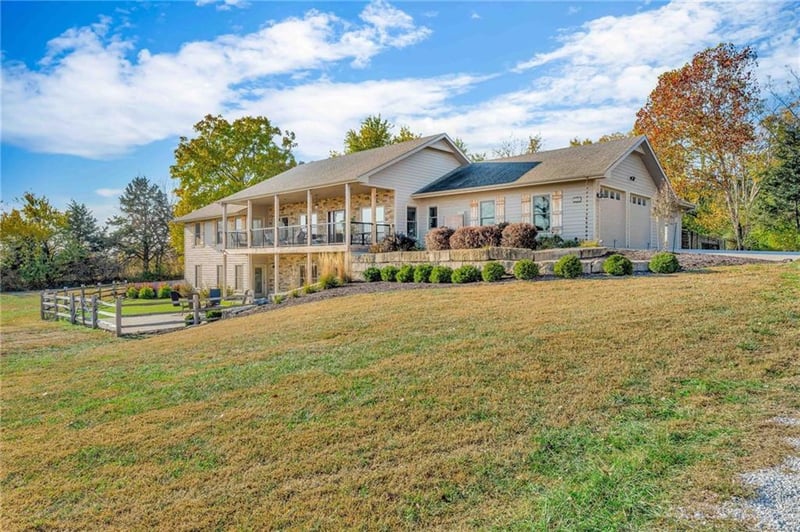 1083 E 1200 Rd, Lawrence, KS 66047