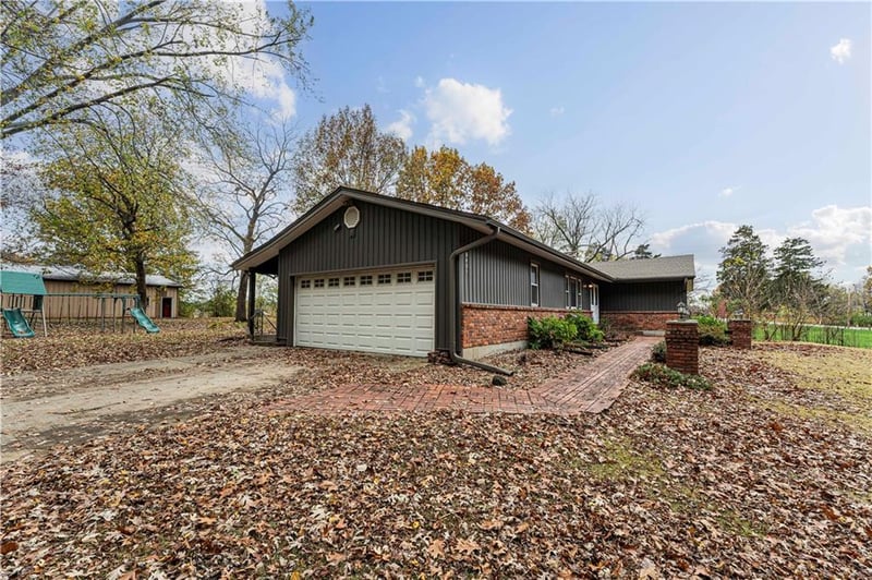 20405 E Blue Mills Rd, Independence, MO 64058