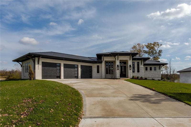 3411 S Mize Ridge Ct, Independence, MO 64057