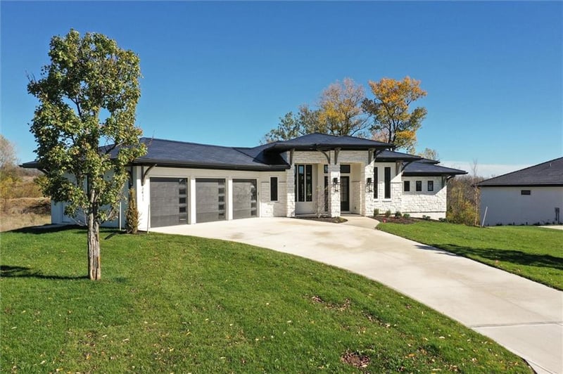 3411 S Mize Ridge Ct, Independence, MO 64057