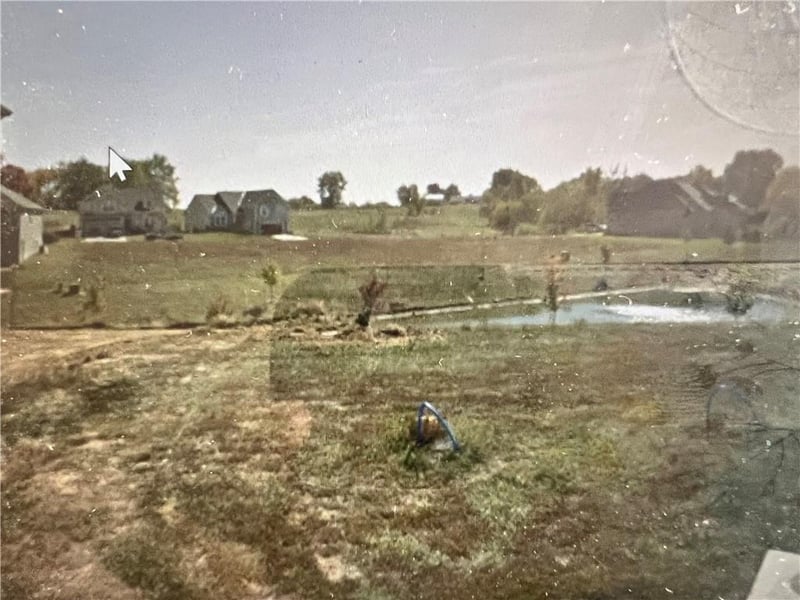 13299 Davis Ave, Bonner Springs, KS 66012