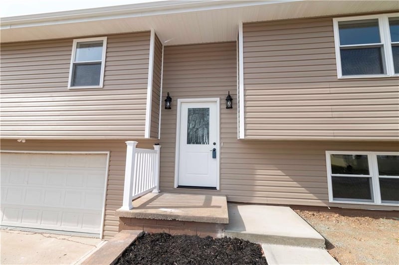 4 Bluebird Dr, Agency, MO 64401