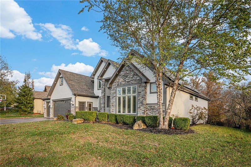 14675 NW 63rd St, Parkville, MO 64152