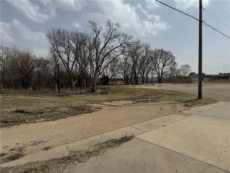 3746 Topeka Blvd, Topeka, KS 66609