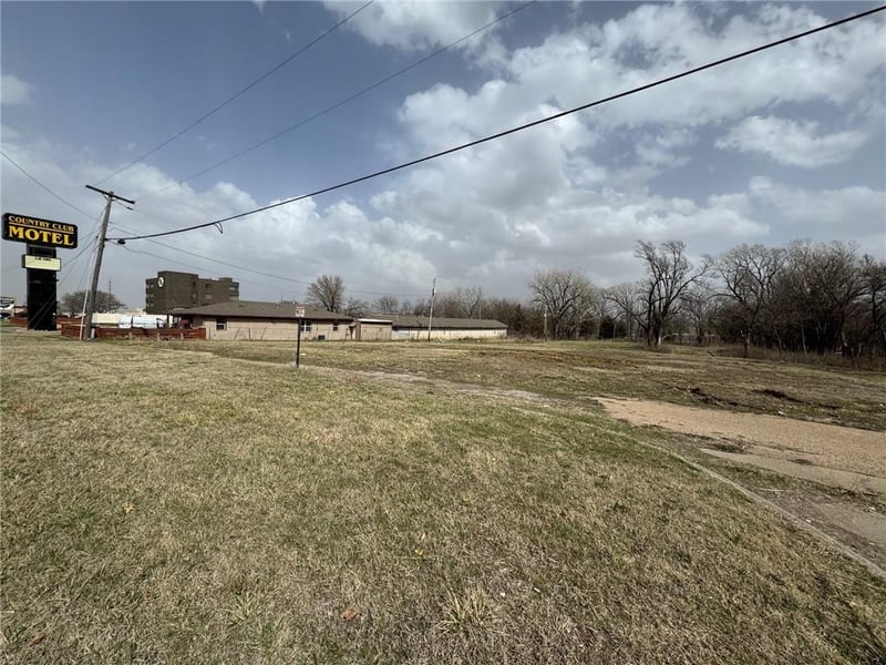 3746 Topeka Blvd, Topeka, KS 66609