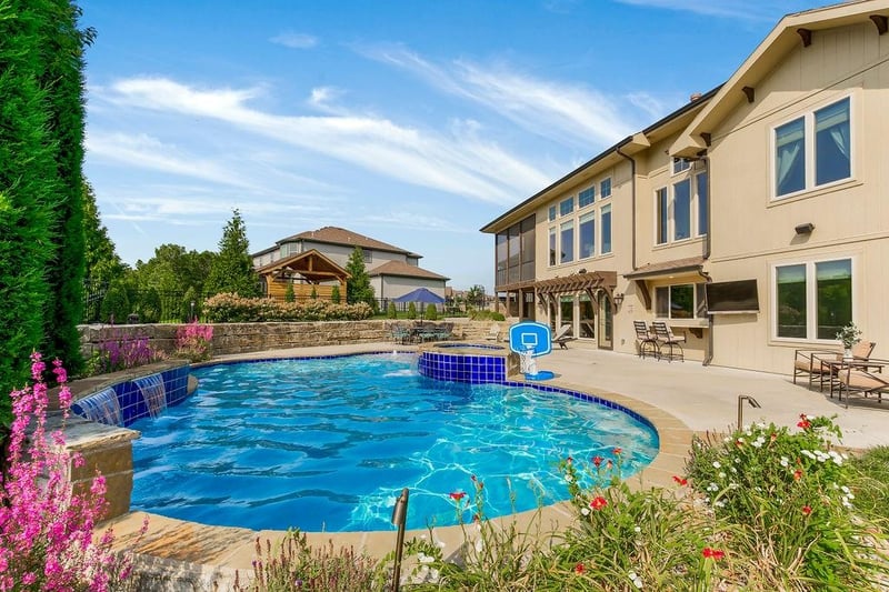 4655 NW Tuscan Rg, Riverside, MO 64150