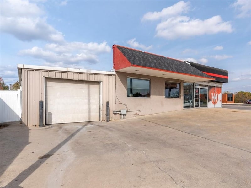 1710 Belt Hw, St Joseph, MO 64507