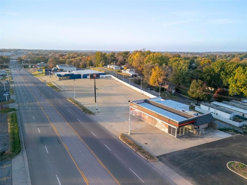 1710 Belt Hw, St Joseph, MO 64507