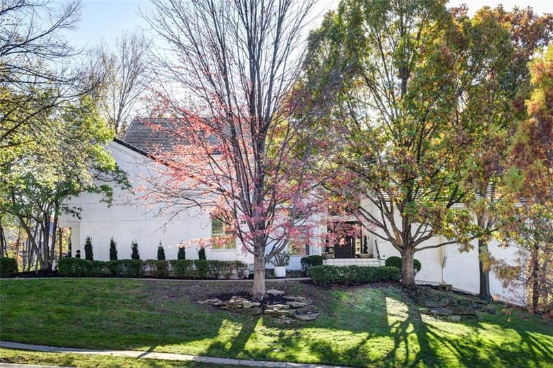 2913 W 112th St, Leawood, KS 66211