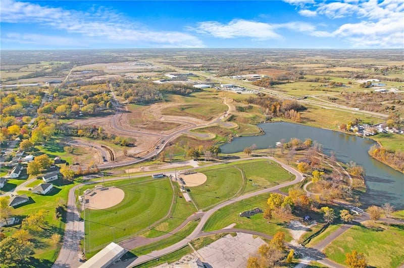 1 Lake View Rd, Odessa, MO 64076