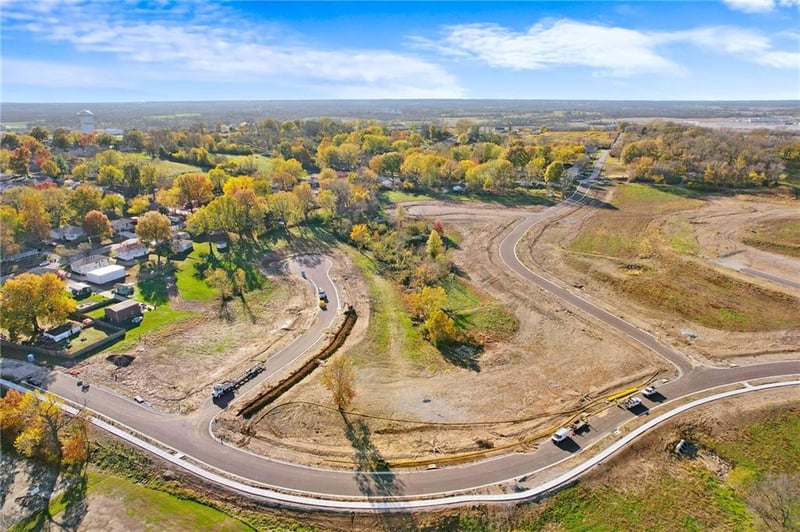 17 Lake View Rd, Odessa, MO 64076
