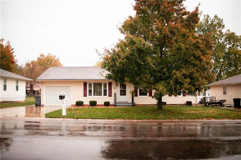 1630 S Benton Ave, Marshall, MO 65340