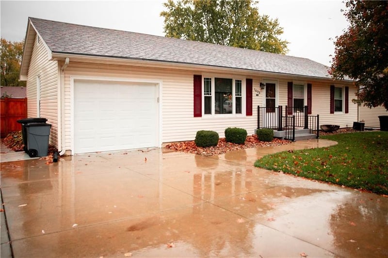 1630 S Benton Ave, Marshall, MO 65340