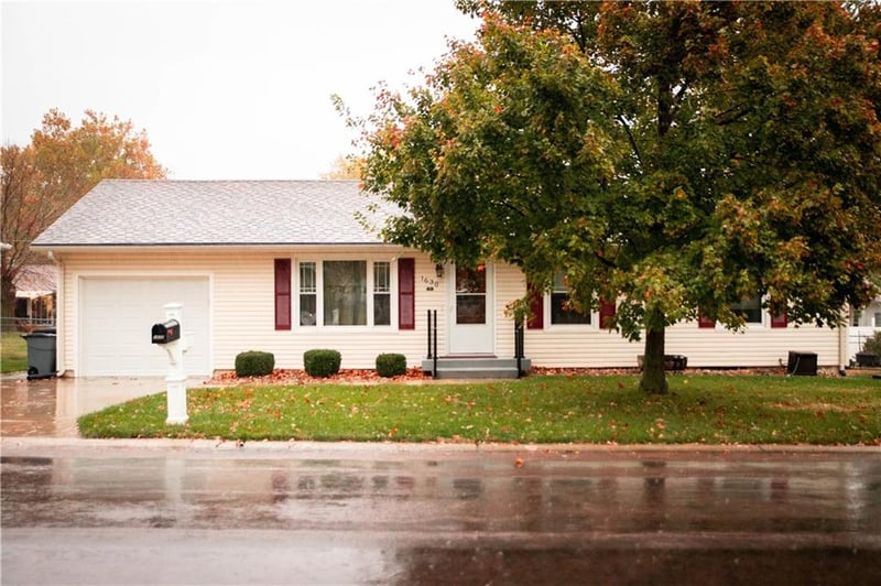1630 S Benton Ave, Marshall, MO 65340