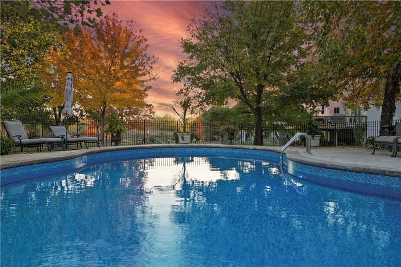 9515 N Crescent Ct, Kansas City, MO 64157