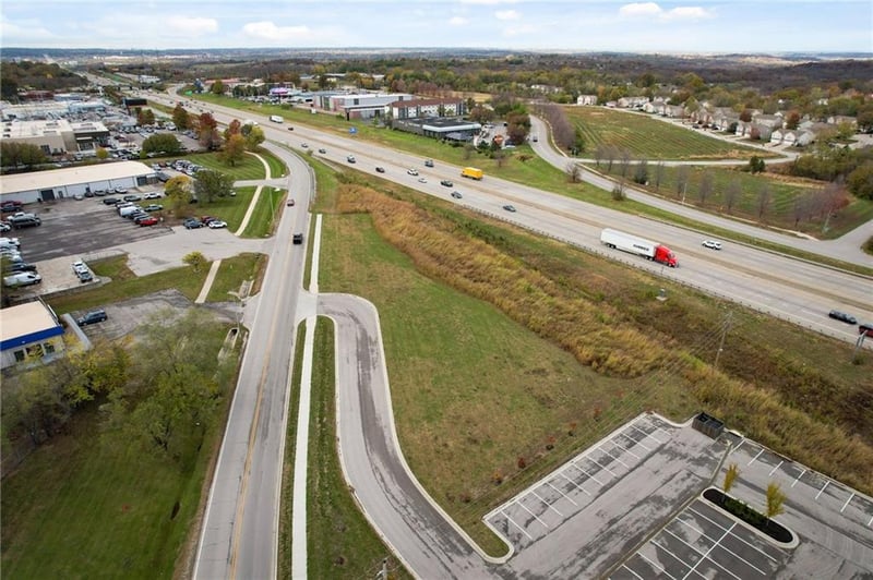 2701 South Outer Rd, Blue Springs, MO 64015