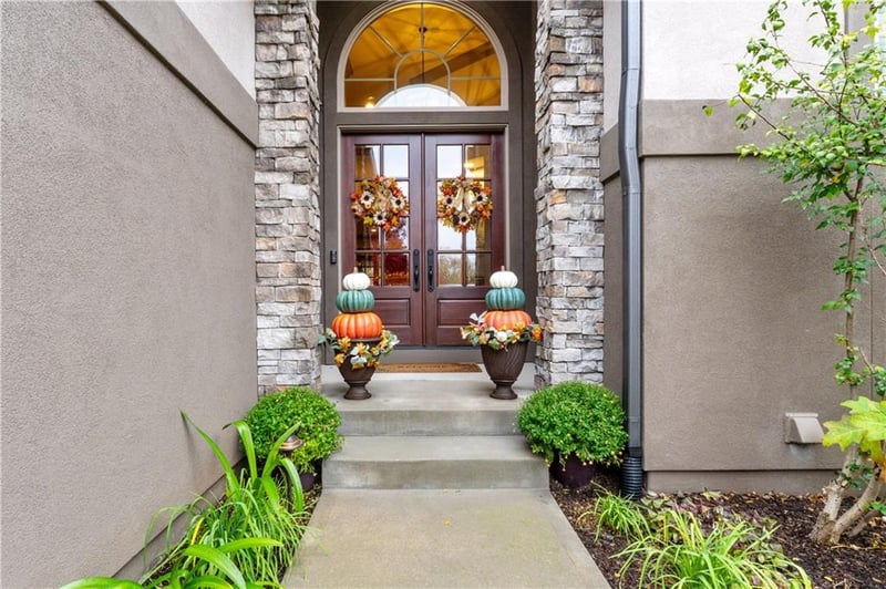 6504 W 106th St, Overland Park, KS 66212