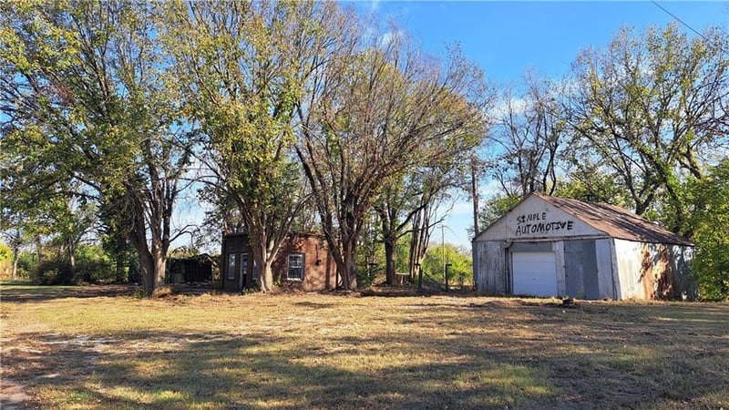 207 4th N/A, Longton, KS 67352