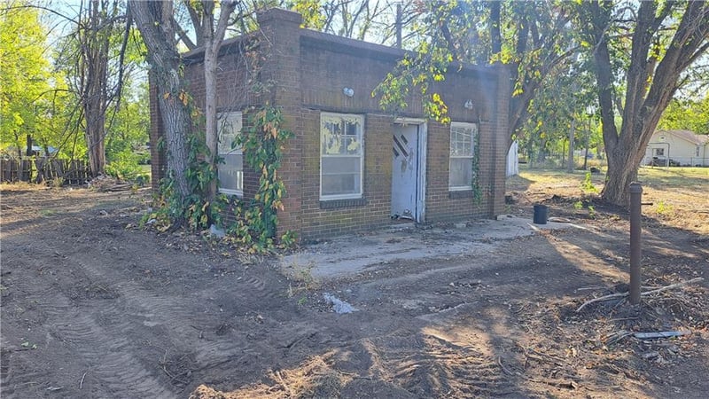 207 4th N/A, Longton, KS 67352