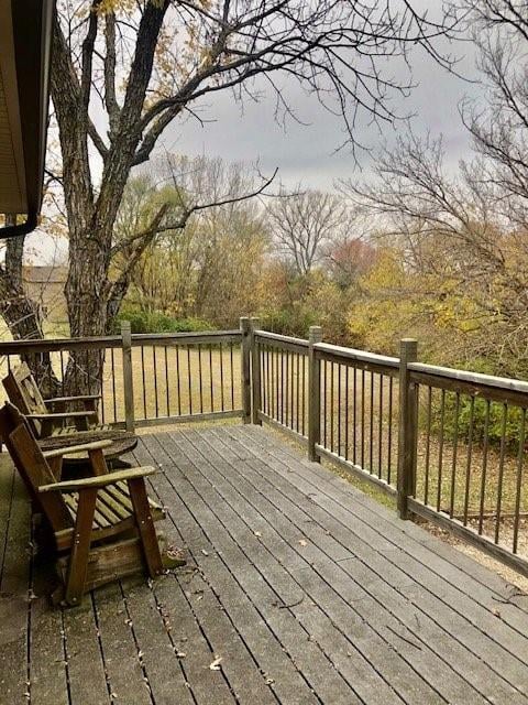 7479 Skyline Dr, Meriden, KS 66512