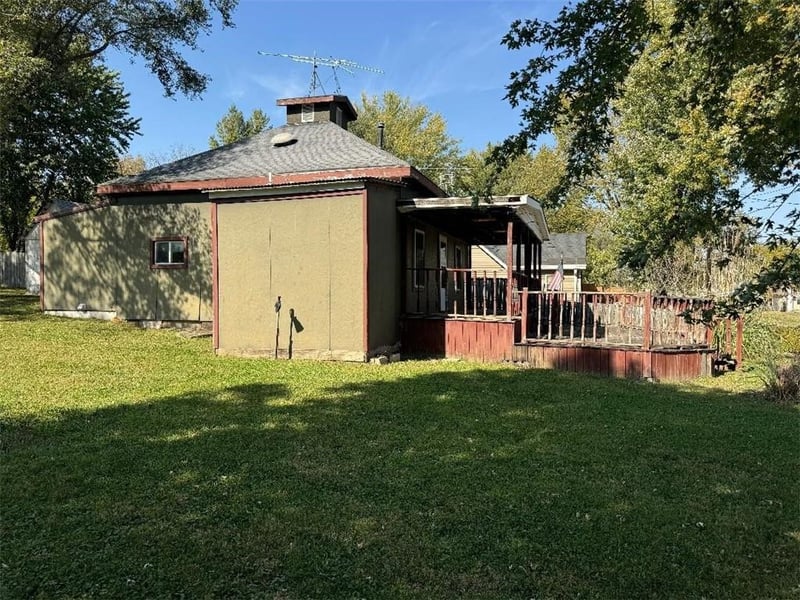 503 N 1st St, Clarksdale, MO 64430