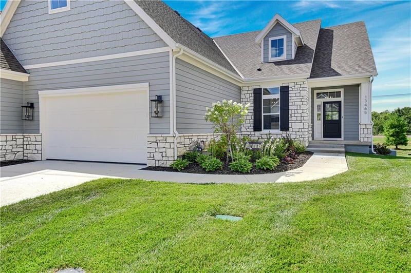 13465 W 174th Pl, Overland Park, KS 66221