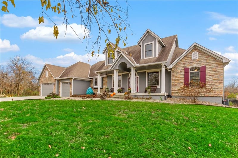 8301 E 201st St, Belton, MO 64012
