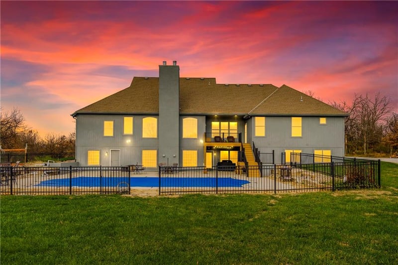 8301 E 201st St, Belton, MO 64012