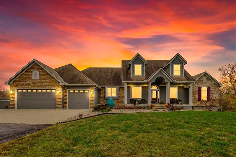 8301 E 201st St, Belton, MO 64012