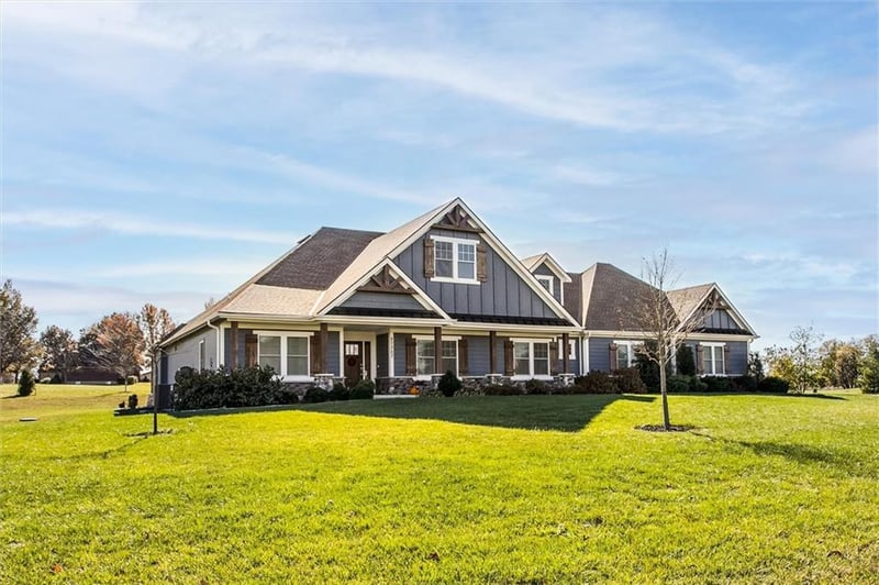 27307 Oak Haven Dr, Greenwood, MO 64034