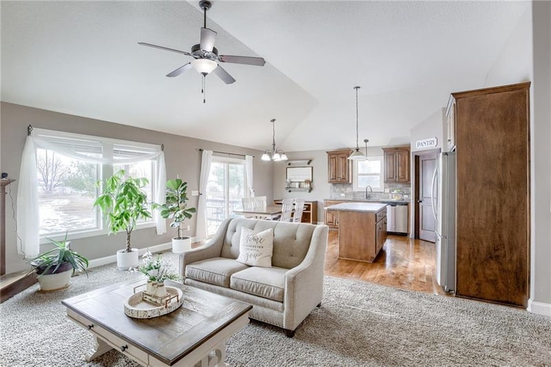 1630 NE 124th Ter, Kansas City, MO 64165