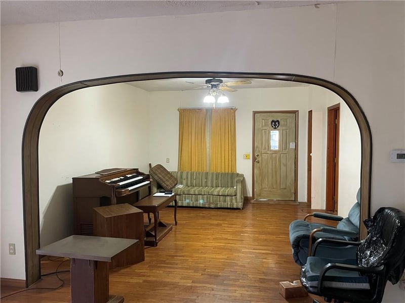 645 W 13th St, Horton, KS 66439