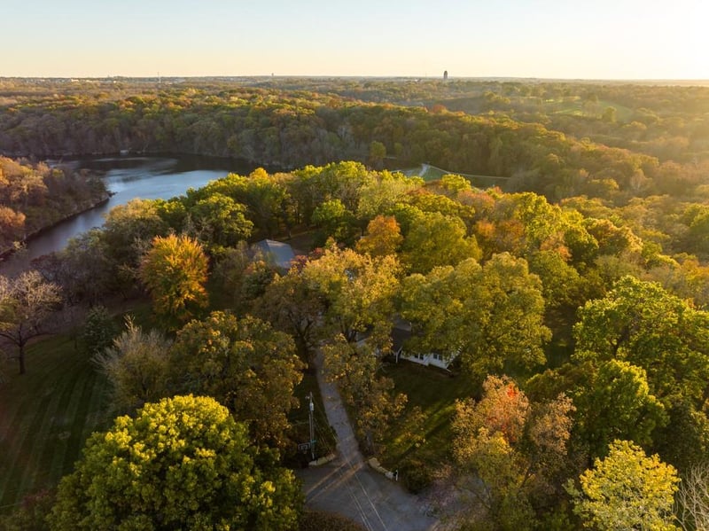 8700 Trail Ridge St, Kansas City, MO 64139