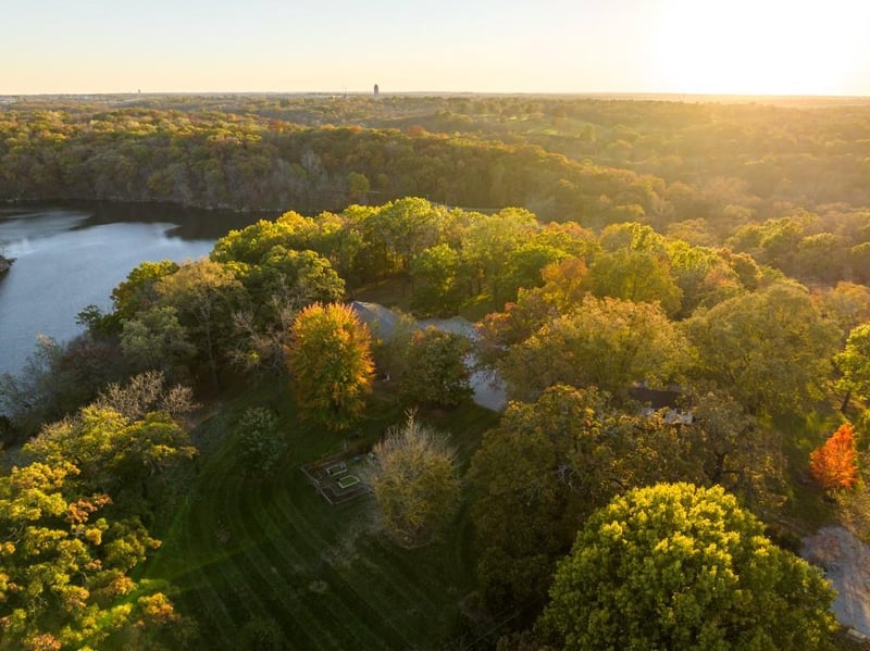 8700 Trail Ridge St, Kansas City, MO 64139