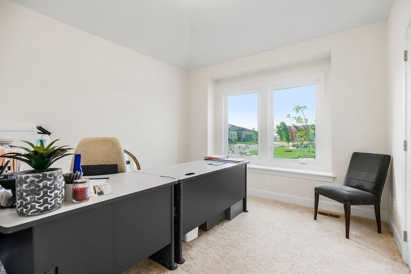 4102 158th Ter, Overland Park, KS 66224