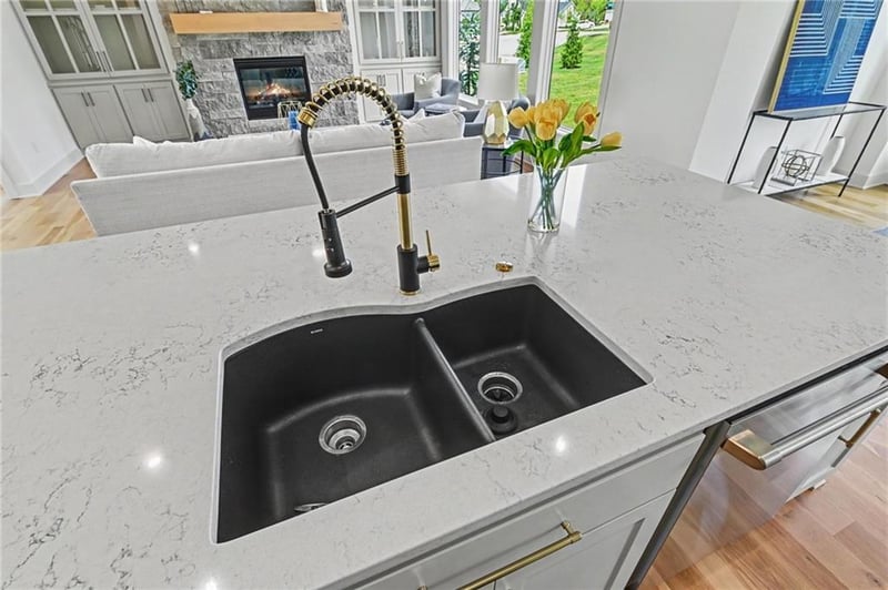 17021 King St, Overland Park, KS 66221