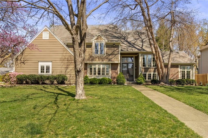 4106 W 102 St, Overland Park, KS 66207