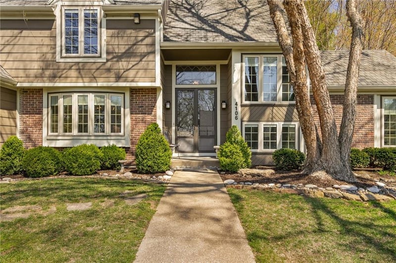4106 W 102 St, Overland Park, KS 66207